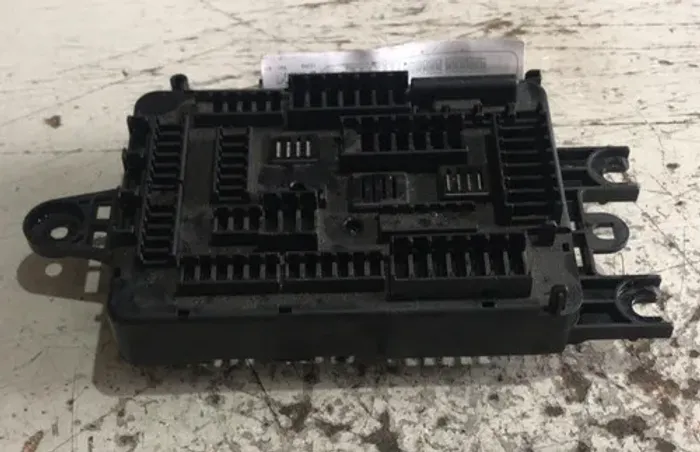 Caixa De Fusíveis Bmw 135 3.0 2015 / 9337881-02