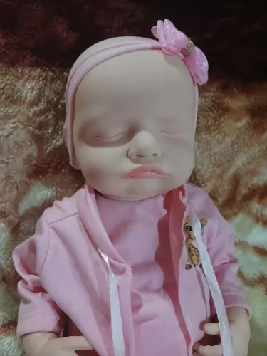Vende-se uma boneca bebê reborne