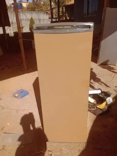 Freezer vertical funcionando perfeitamente entrego 800