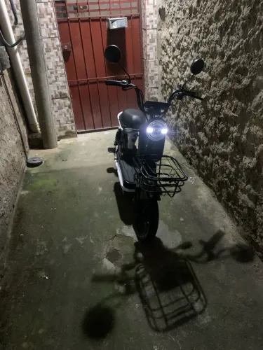 Avelloz AZ 01 50cc 2025