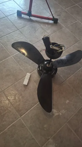 Ventilador de teto com controle remoto