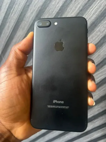 Vendo iPhone 7 plus com a tela queimada ou em rolo bom