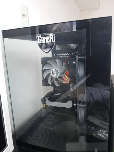 Computador gamer quase novo, com pouco uso e 6 meses de garantía con una melhoria
