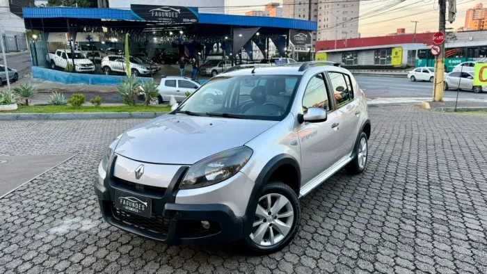 Renault Sandero Stepway Hi-power 1.6 8V 5P 2014
