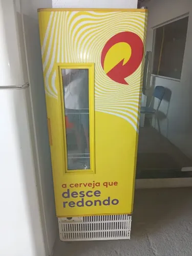 Expositor Vertical + Freezer Horizontal R$ 2.200