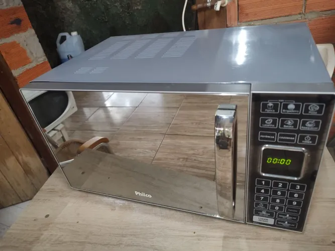 Microondas Espelhado 26L funcionando perfeitamente.