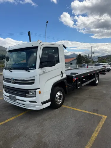 Vw 9.170 Prime 2023 - plataforma guincho 6,5 mts c/ assa delta 