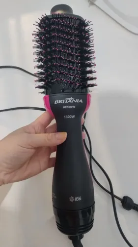 Escova Secadora Britânia BEC02PR Cabo Giratório Bivolt 1300W - Preta e Rosa