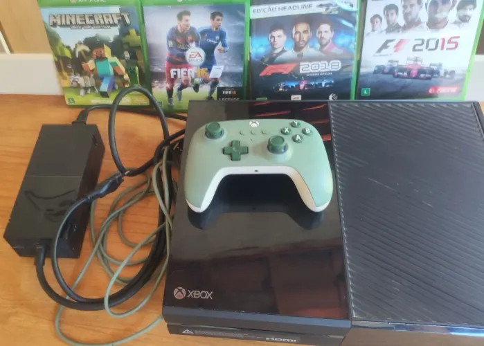 Xbox One FAT 500GB +01 Controle + 04 Jogos Físicos