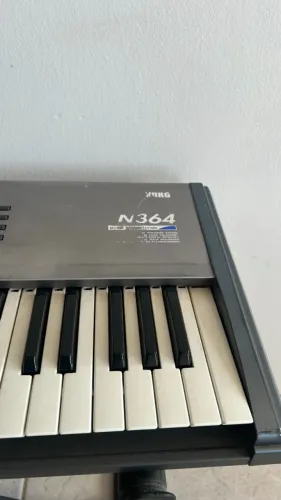 Teclado Sintetizador Korg N364 Cinza