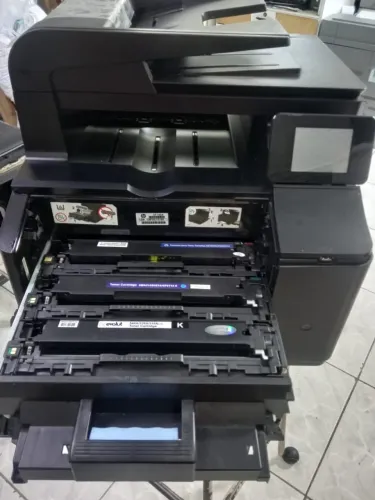 Impressora hp Laserjet pro 200 com Wi-Fi e kit de toner novos 