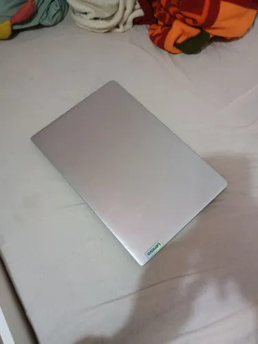 Vendo notebook lenovo ideapad 1 15iul7