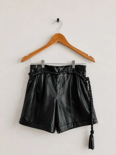 Short de couro feminino de cintura alta, tamanho M