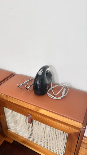Batedeira Portátil De Mão Britania 4 Vel Turbo 400w
