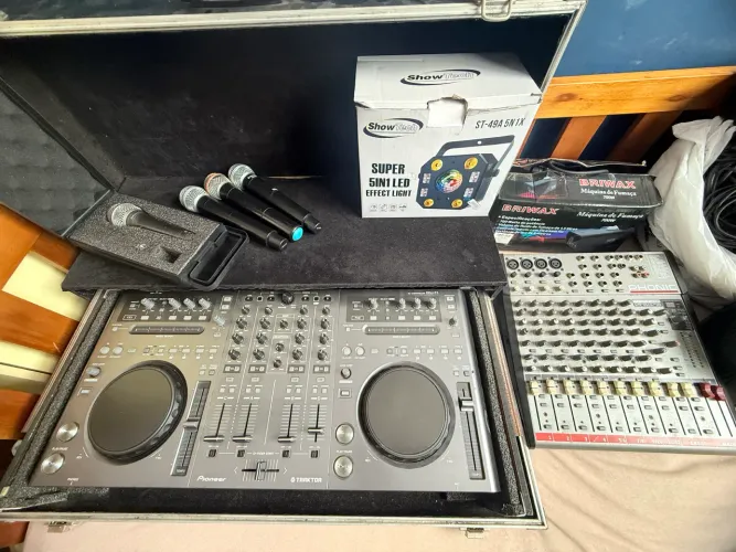 Equipamento de Som DJ completo com Iluminação