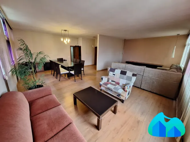 Ipanema - Apartamento de Alto Padrão Semi Mobiliado com 200 m², 3 Quartos e 3 Vagas próxim