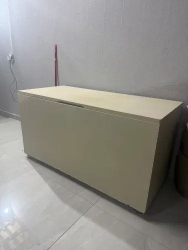 Caixa de enxoval mandado fazer super pesado e com rodinha