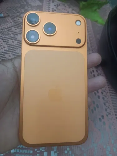 Iphone xr na carcaça do 17pro