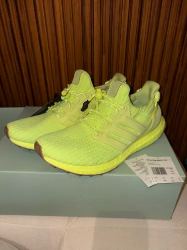 Tênis Ultraboost Ivy Park - Lemon (usado)