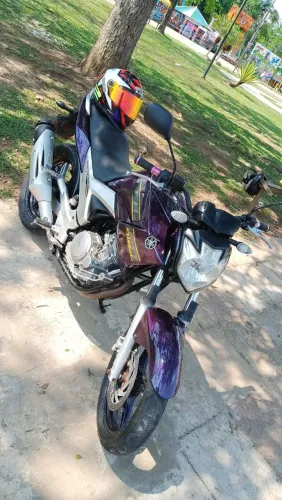 Vende-se uma moto FAZER 250cc