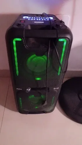 Caixa de Som Philco com bateria integrada. Rádio FM