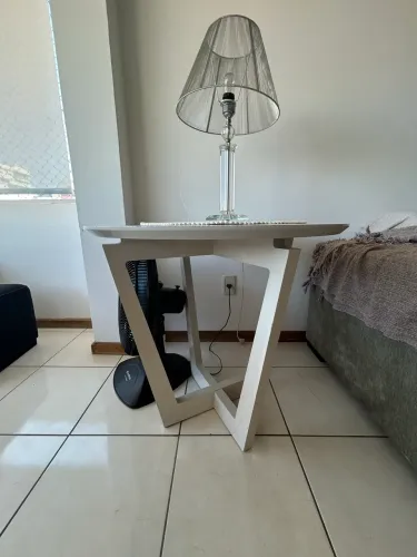 Mesa de Canto Redonda 
