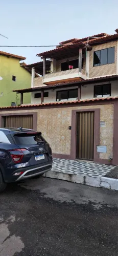 Casa ampla em condomínio fechado no Jardim plakaford