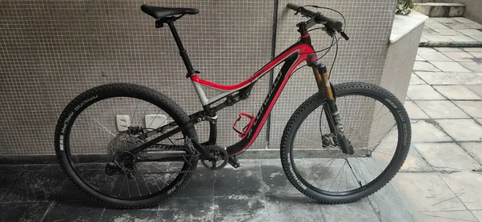 Bike specialized stumpjumper aro 29 tubelles canote retratil