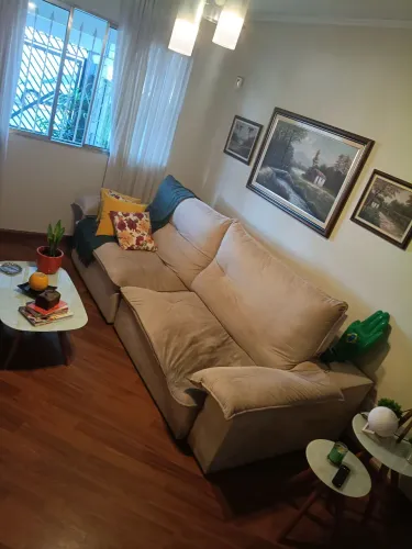 Vendo um sofa , usado mais em voas condições