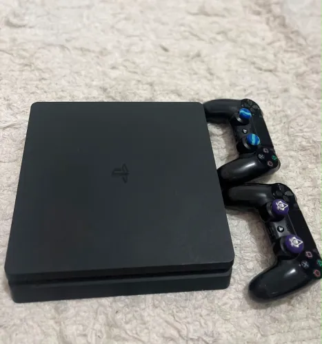 Play Station 4 slim 1TB
