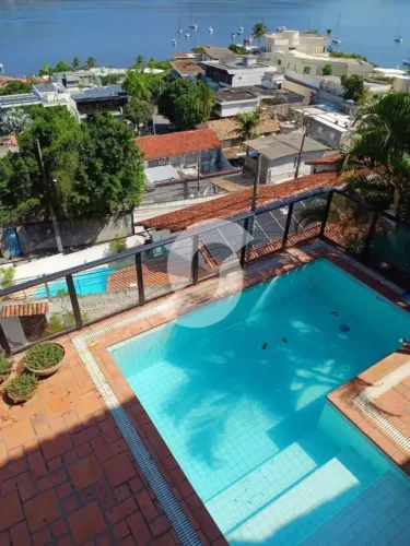 Casa Alto padrão com 5 quartos á venda em São Francisco - Niterói - RJ