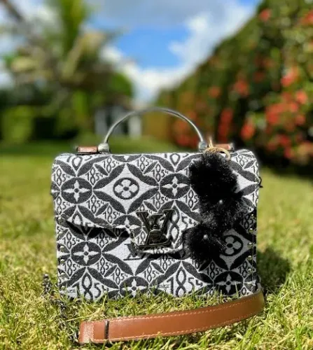 Bolsa Louis Vuitton Tecido Lateral Madeira