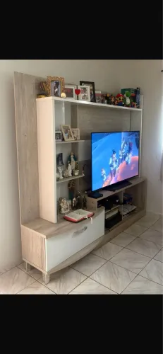 Estante de TV conservada