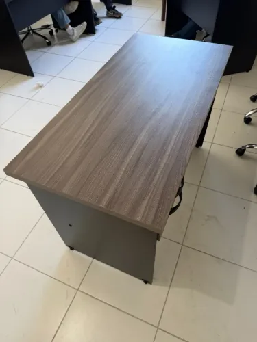 Mesa de trabalho (escritório) 1,20 x 0,60 - tenho 4 unidades (seminova).
