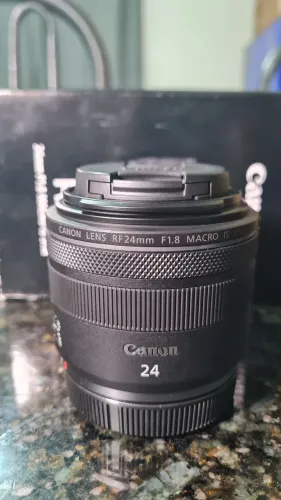 Lente Canon RF 24mm F1.8 Macro