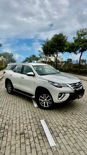 Toyota Hilux SW4 SRX 4X4 2.8 TDI 16V Dies. Aut. 2019