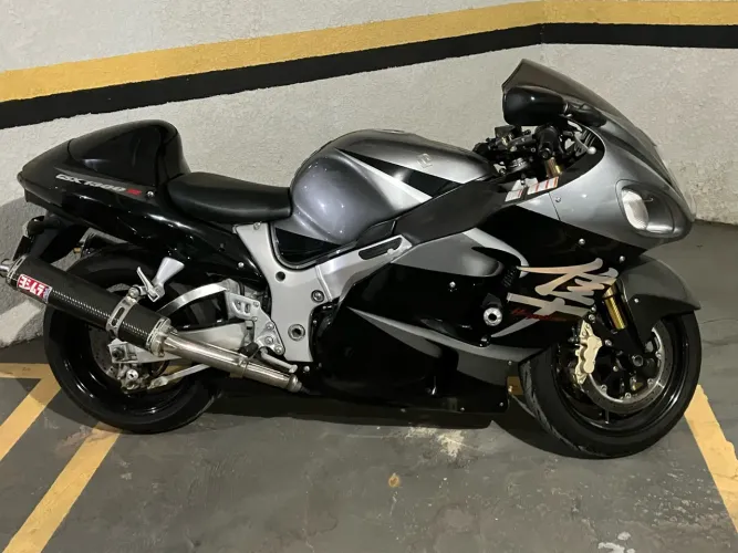 Suzuki Hayabusa GSX 1300 R ZERO KM 2006 isso mesmo pois só tem 6MKM