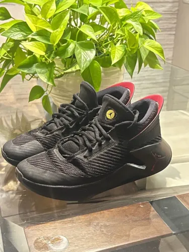 tênis jordan fly lockdown preto