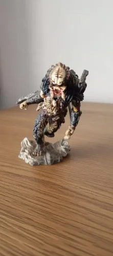 Predador Action Figure Gachapon 11cm de altura estado de semi novo pintura impecável