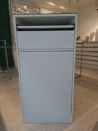Balcão Loja Apoio/Caixa 100% MDF, com proteção de Vidro 4mm