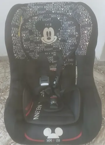 VENDE-SE CADEIRINHA PARA CARRO, 15 a 25kg, RETIRAR NO LOCAL.