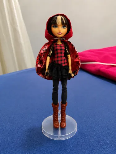 Boneca cerise hood