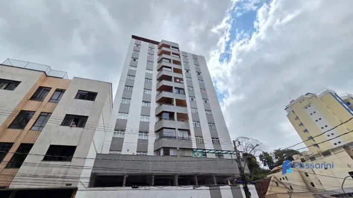Apartamento à venda na Rua Barão de Cataguases Parte plana do Santa Helena