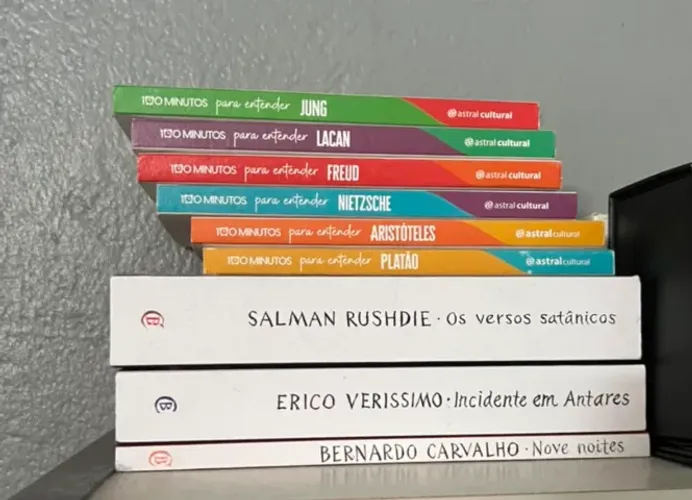 Livros de bolso diversos