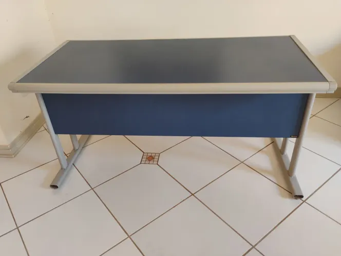 Mesa para escritório ou estudos