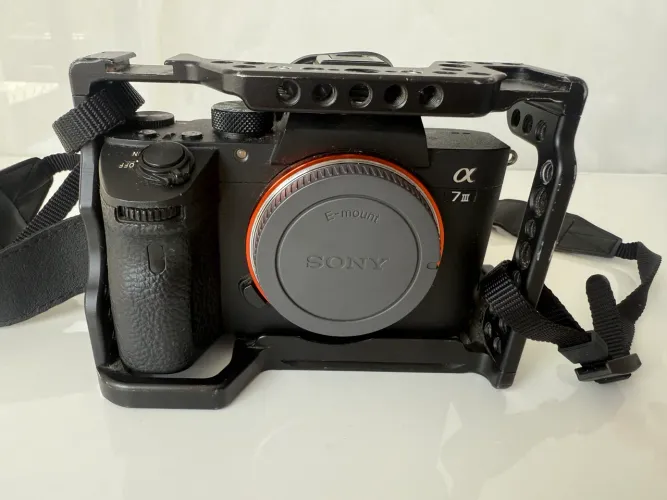 Câmera Sony Alpha A7 III ILCE-7M3 Mirrorless E-mount Full Frame corpo Preto