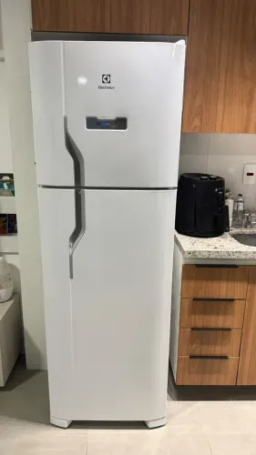 Geladeira Eletrolux 371 L