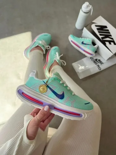 Tênis Nike Air Zoom Vomero Premium