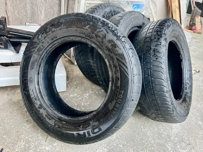 Vendo 4 Pneus Aro 14 No Ponto de usar.
