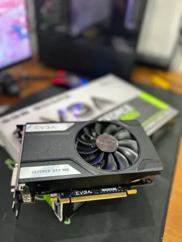Placa de Vídeo GTX 960 EVGA Completa (caixa + acessórios) - Defeito